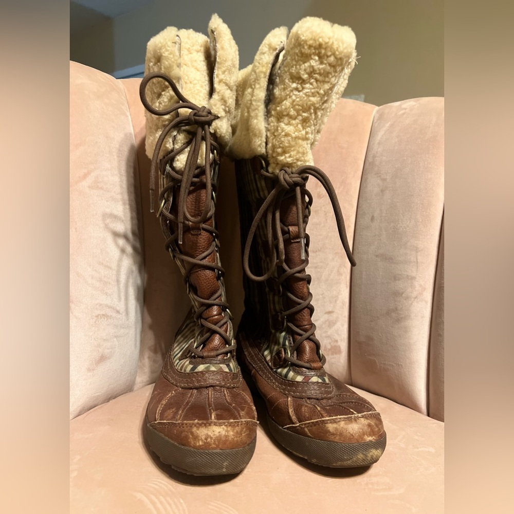 UGG Checkered Lace-Up Boots with Shearling - Picture 10 of 16